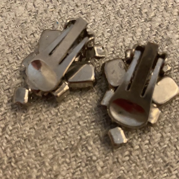 Perfect condition. Gorgeous MCM Hollywood Regency baguette rhinestone clips. - Picture 3 of 5